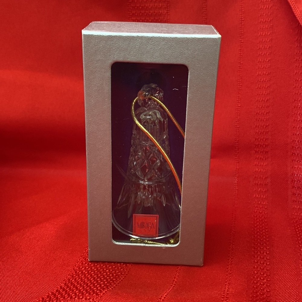 Mikasa Crystal  "Heavenly Music" Colonial Bell Christmas Ornament - Picture 6 of 6